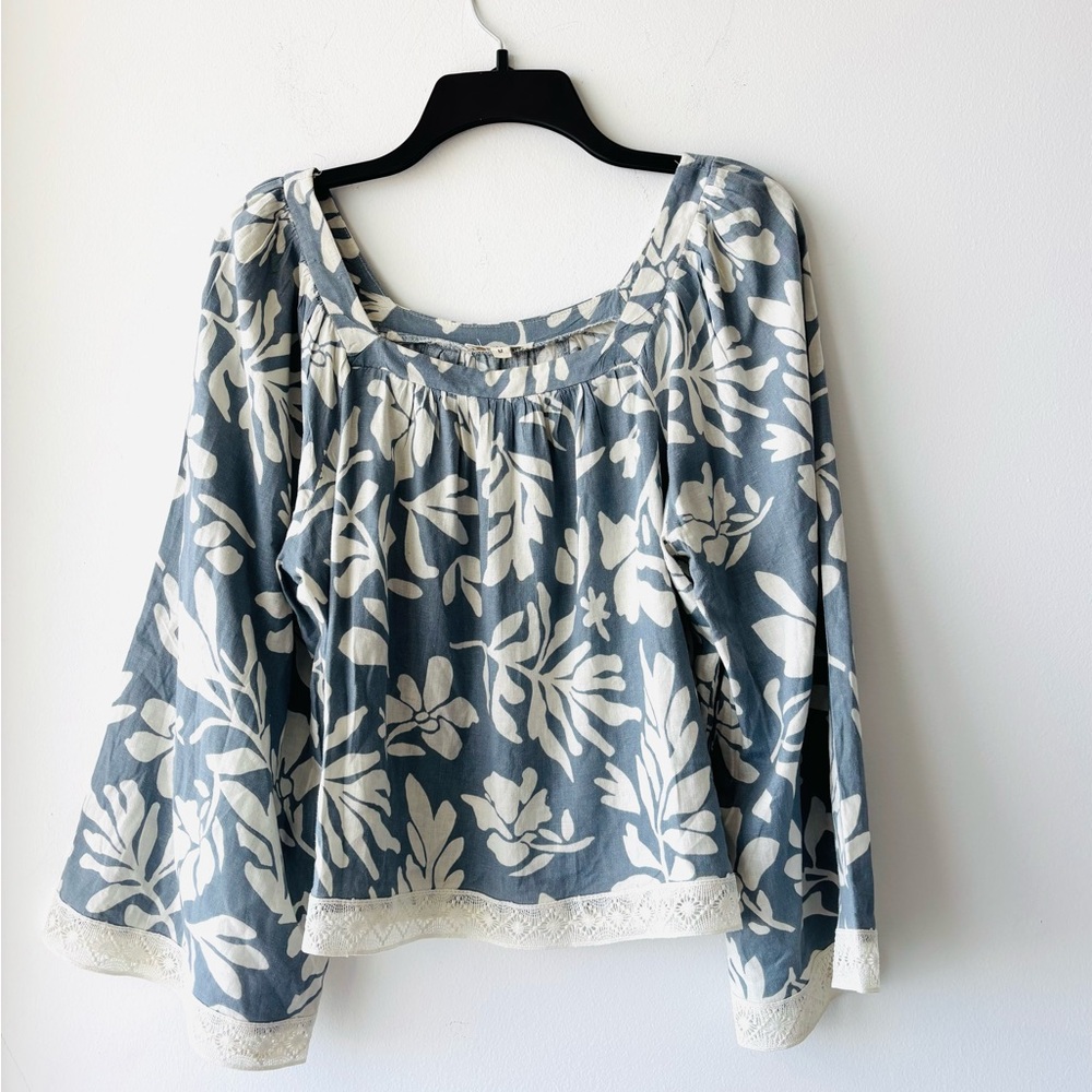 Christian Siriano Top Blue White Floral Bell Sleeve Linen Women M Boho Resort